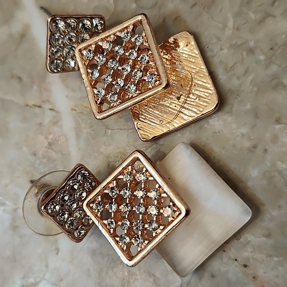 Woman's earrings
